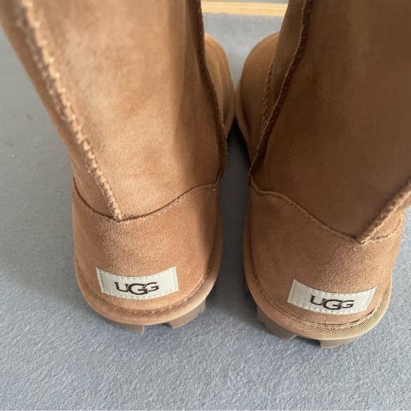 UGG Womens Essential Short Suede Shearling Style Boots Size 9 - Picture 7 of 10